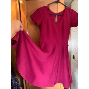 Great keyhole maroon/burgundy dress